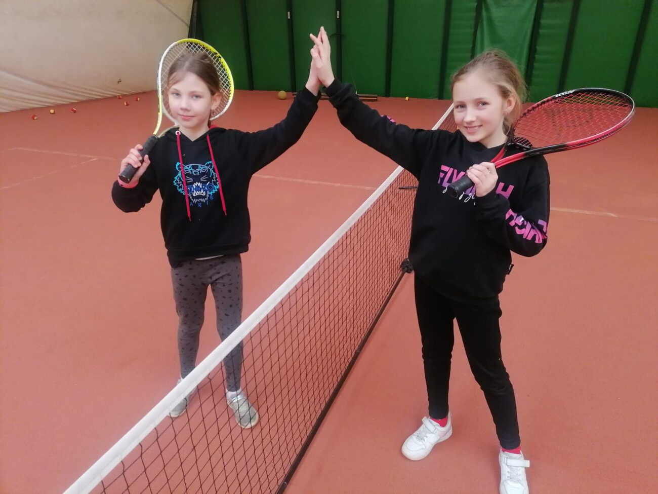Leszno tenis klub dzieci i młodzież gra