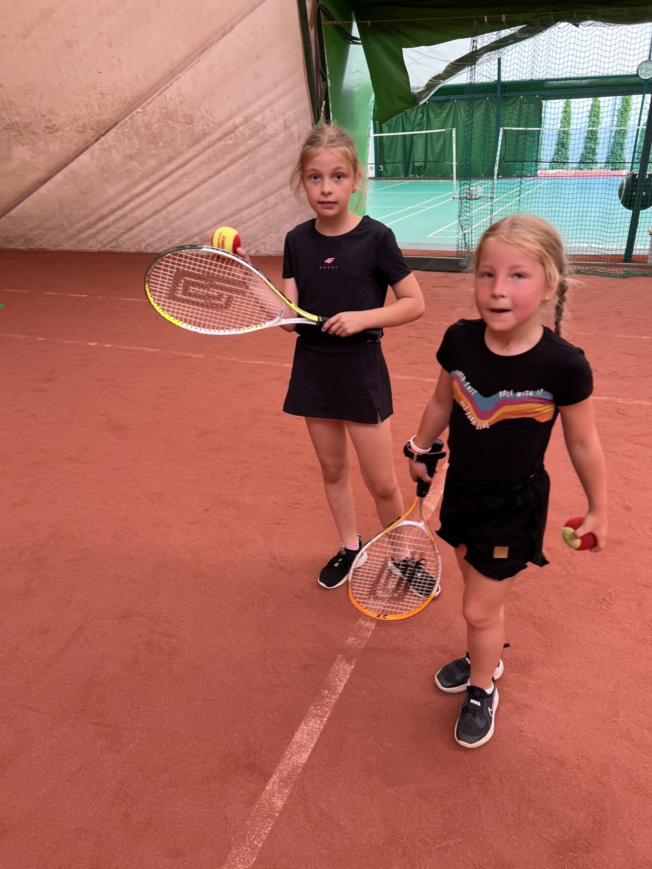 zajęcia-wakacyjne-tenis-gry-i-zabawy-korty-przy-stadionie